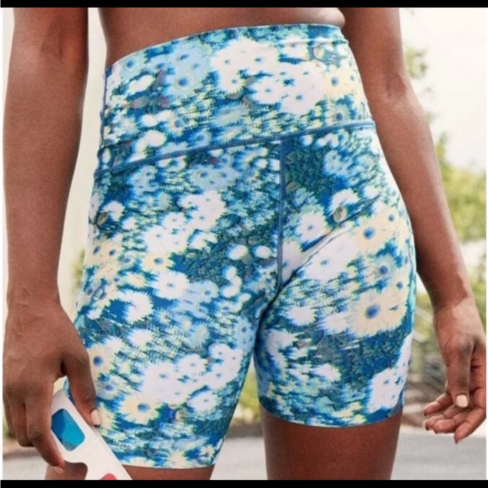 Offline by Aerie high rise floral biker bike shorts small